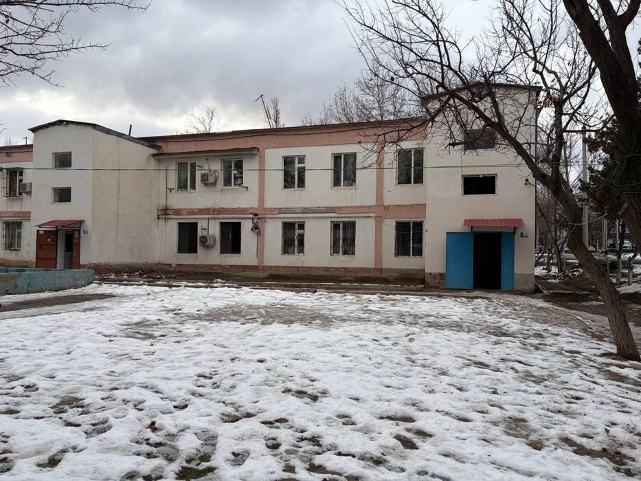 Срочно сотилади чирчик 10/мек район 4 хона карвон бозор рупараси