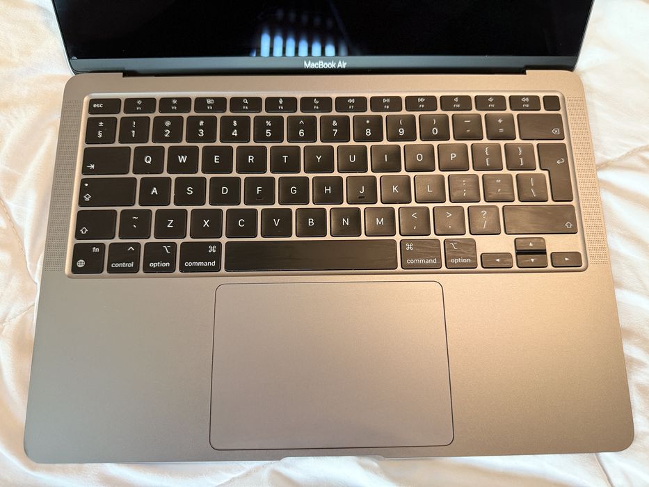 Apple Macbook M1 8GB/256GB SSD