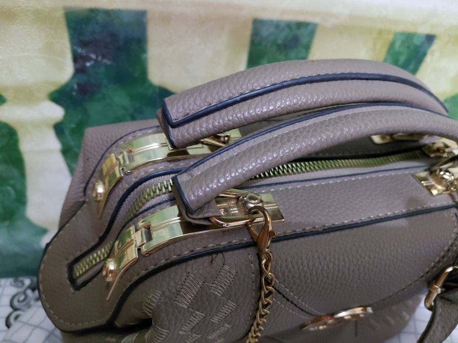Сумку Michael Kors продам