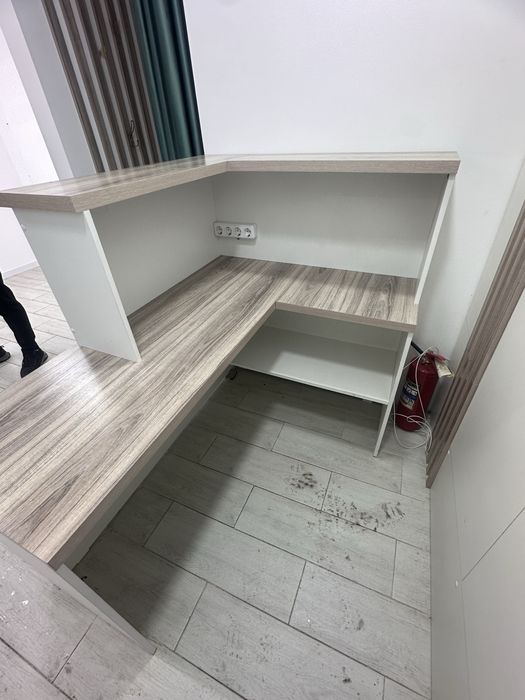 Ресепшен с тумбой- кассой