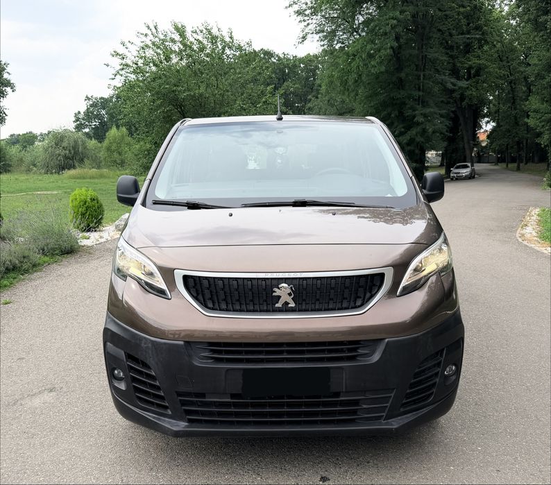 PEUGEOT Traveller