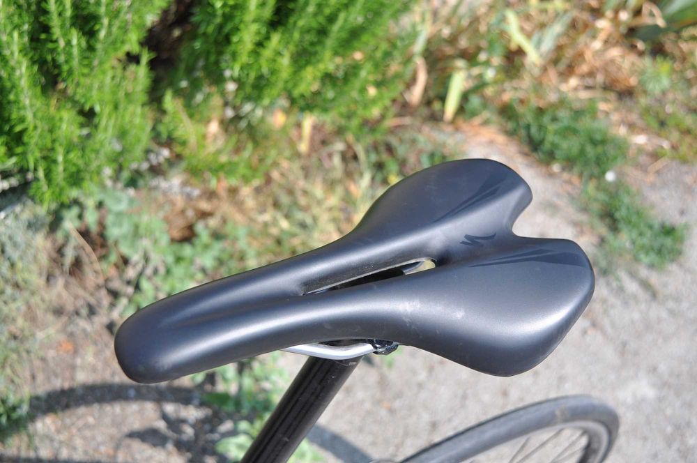 Specialized Allez Elite 2021  - шосеен велосипед с карбонова вилка
