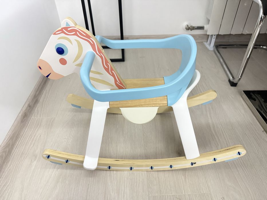 Дървено конче люлка