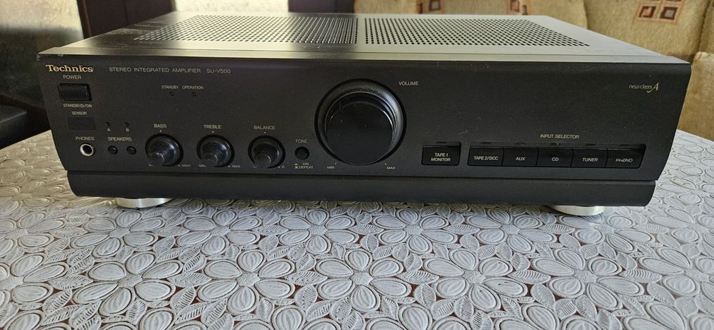 Продавам hi fi. Усилвател technics SU-v 500