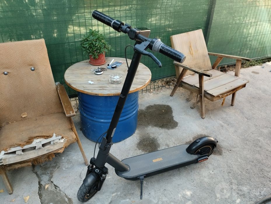 Продам электро самокат ninebot G30p
