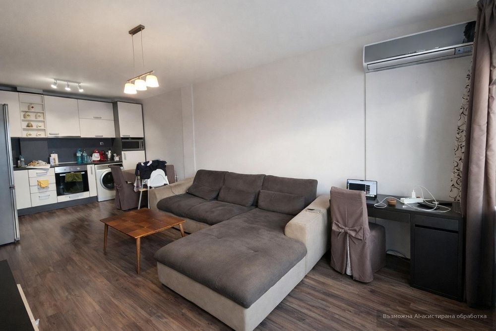 Дава се под наем Двустаен апартамент в Варна, Център - 65 кв.м за 550 € - Снимка #2