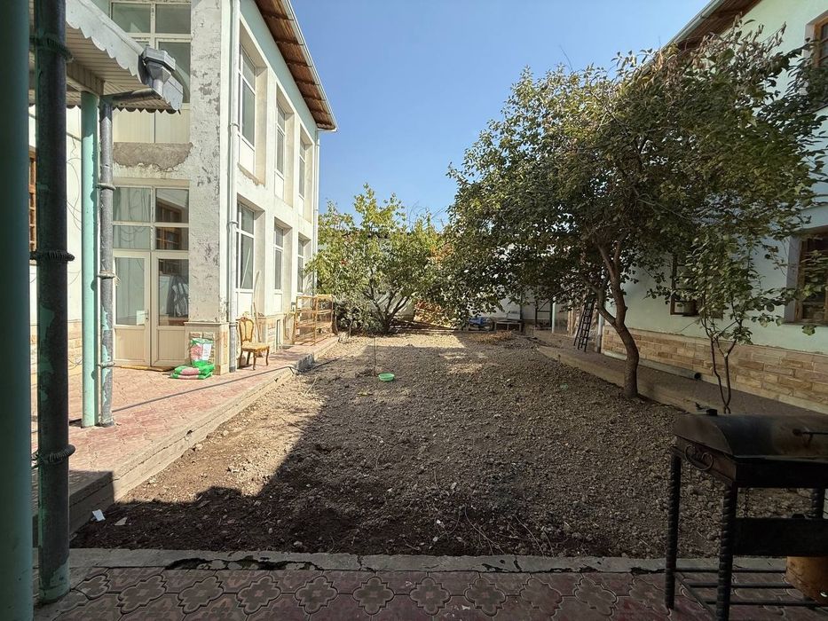 Срочно Продаётся Участок Амур Темур махалла 6-соток фасад 20×30  очень