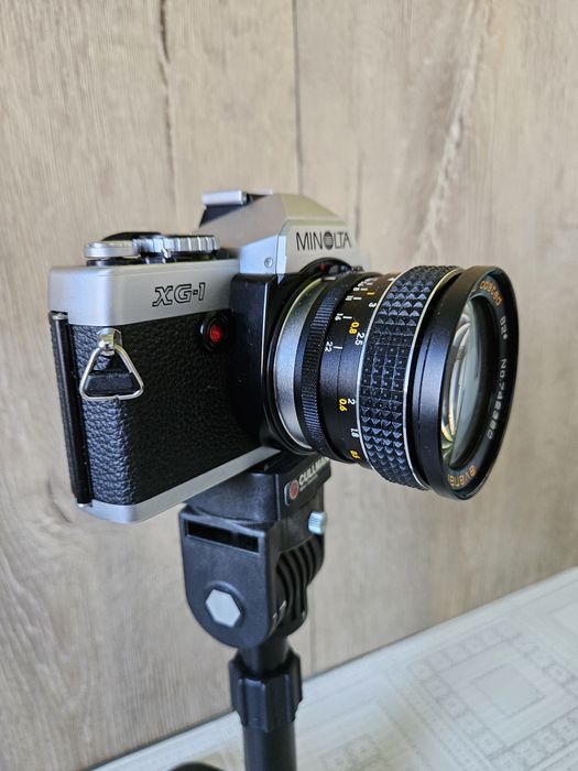 Minolta XG 1 cu Avanar 1:2.8