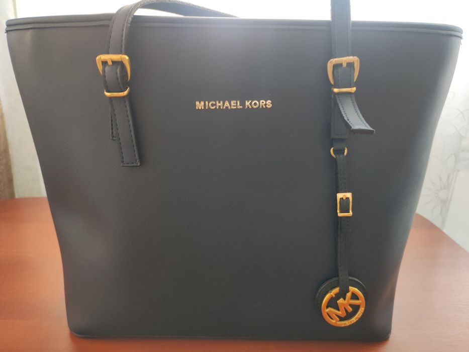 Продам сумку Michael Kors