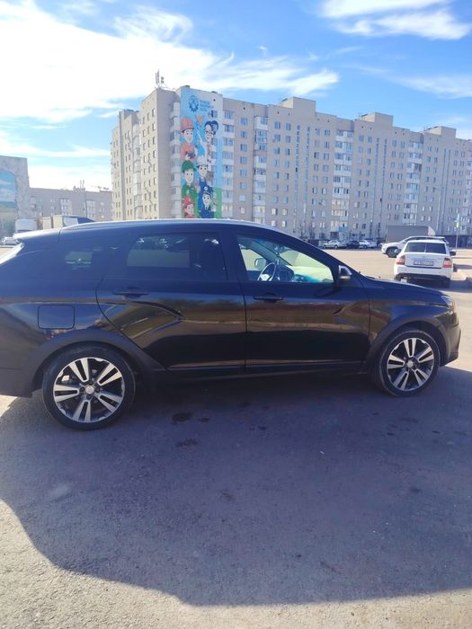 Машина Lada Vesta Cross