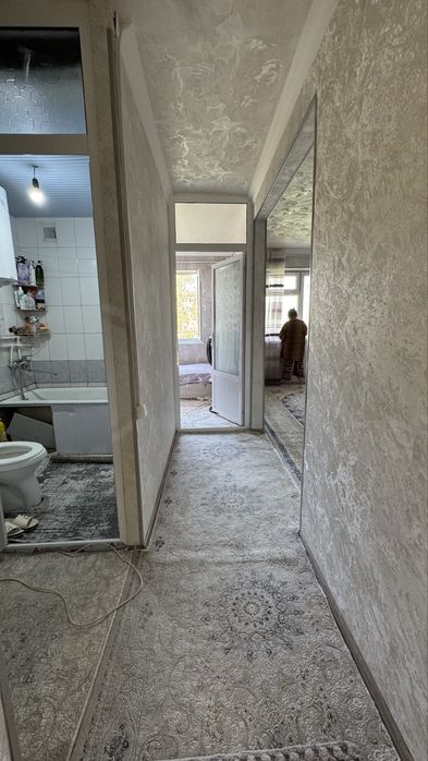 Uy sotiladi! 1 xona 2 xona qlingan. Fargona shaharda