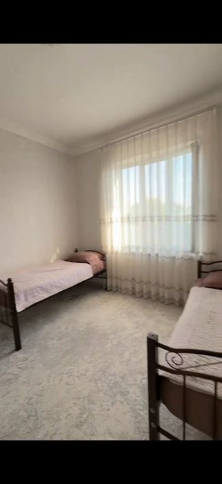 Uchastka sotiladi 1,5 sotix. 5 xonali. Toshkent tumani.  Kirov.