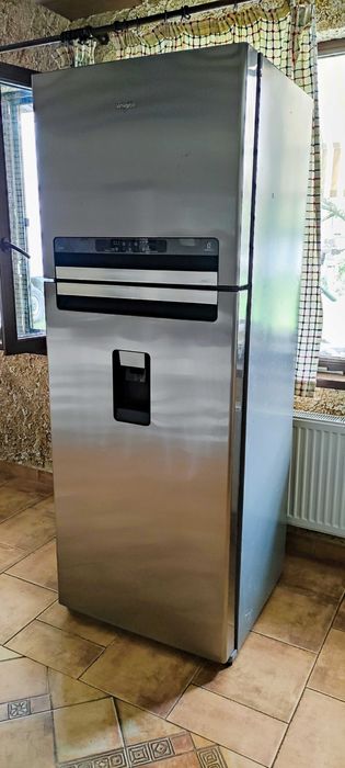 Хладилник с фризер