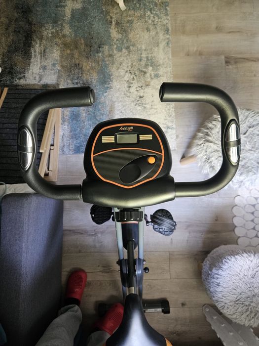 Bicicleta statica pliabila