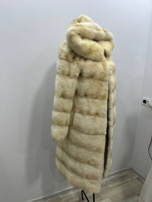 Скидка.Норковая пушистая,очень теплая шуба