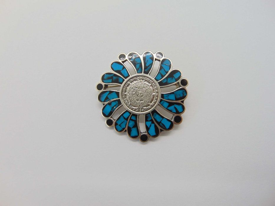 Brosa pandaniv calendar aztec din argint cu turcoaz Mexic