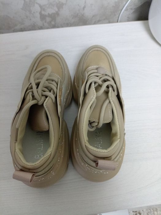 Срочно продам новый 38,36 размеры