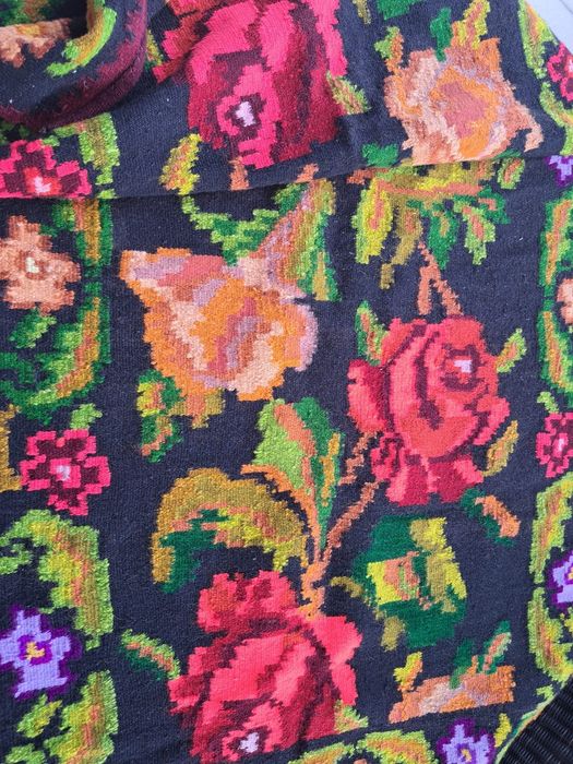 Vând lipidee/carpete/plocuțe/cuverturi/peretare, ștergare tradiționale