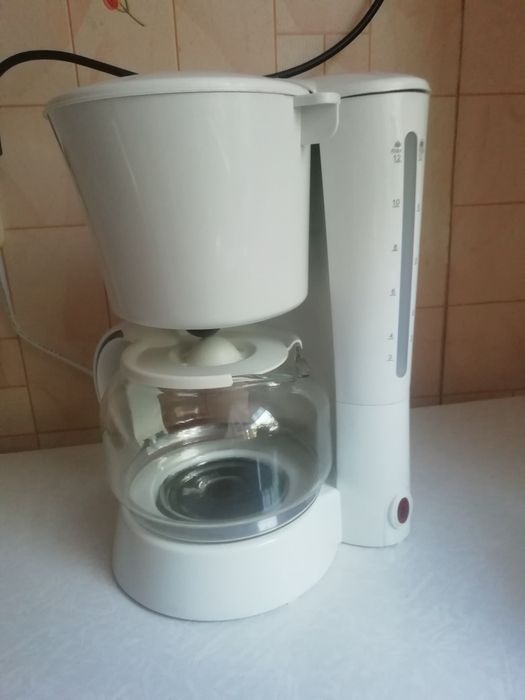 Кофеварка, лопата, грабля, тяпка.