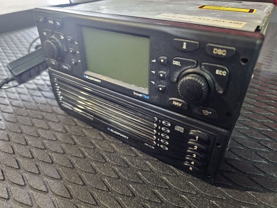 Blaupunkt TravelPilot RNs 3 BL/RT + Blaupunkt IDC A09 + instalație electrica + antena Gps Blaupunkt
