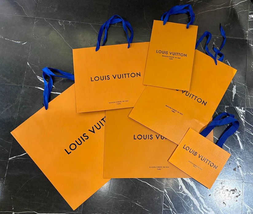 Подаръчни кутии и торбички Louis Vuitton Кутия