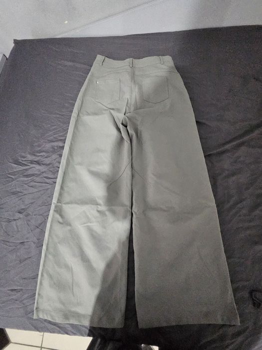 Нов панталон. Само пробван.