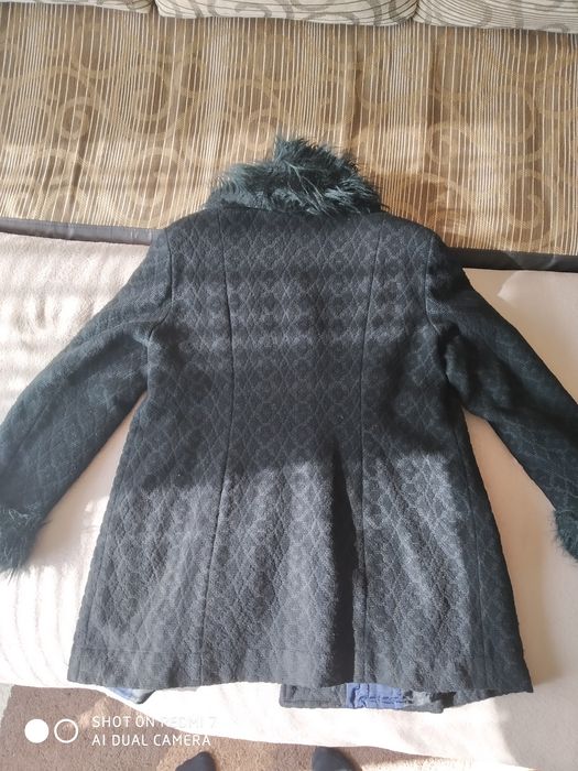 Зимно палто става и за бременна