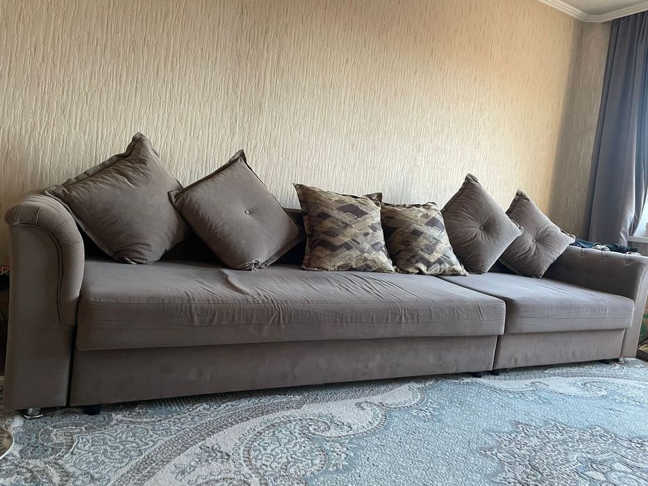 СРОЧНО Продаётся большой раскладной диван с ящиком для хранения!