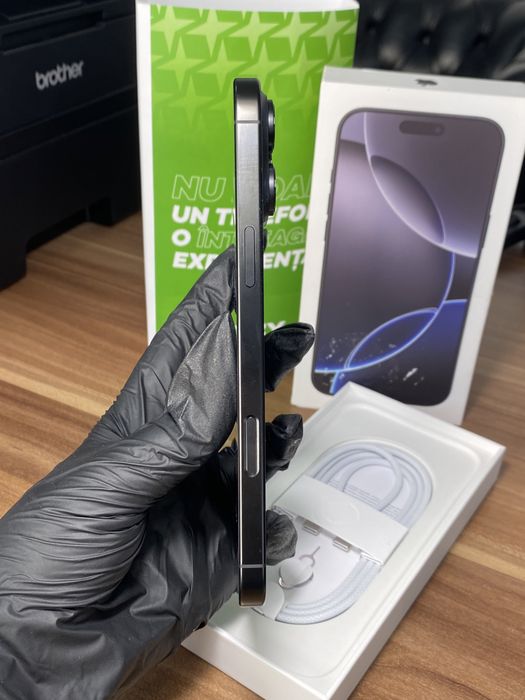 iPhone 16 Pro Max • 1 TB• Black Titanium