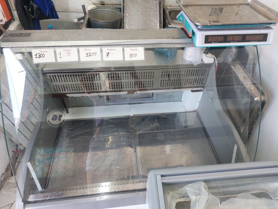 Продам витриные холодильники