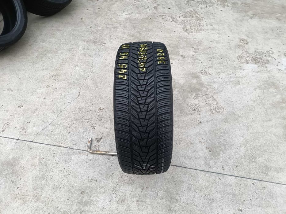 O anvelopa iarna 245 45 19 hankook winter I*cept evo3 profil 7,5 mm