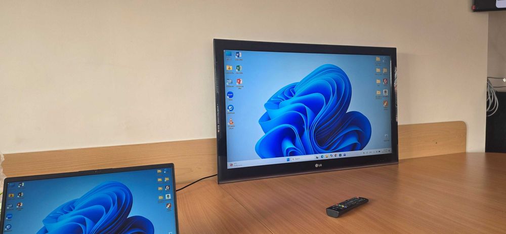 LG LCD TV - Телевизор 42