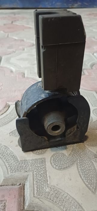 Подушки двигателя ТОЙОТА МАТРИКС  1.8