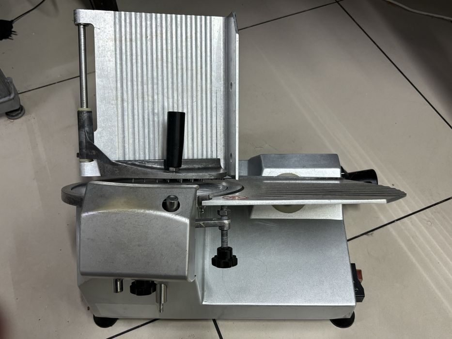 продам слайсер, цега договорная