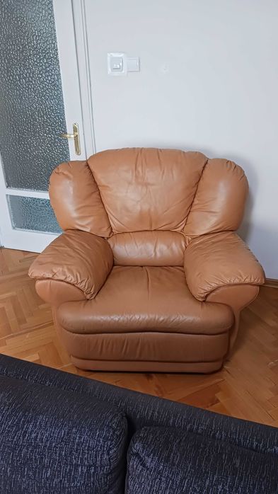 Кожен фотьойл.Цвят горчица.Естествана кожа-проверено.