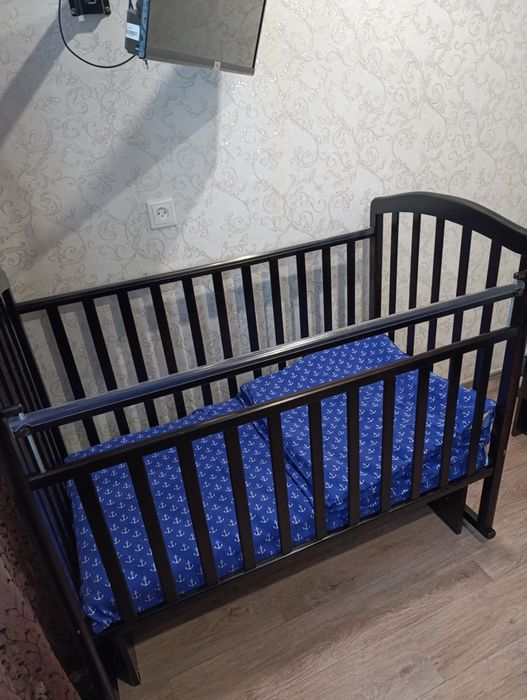 Продам детскую кроватку