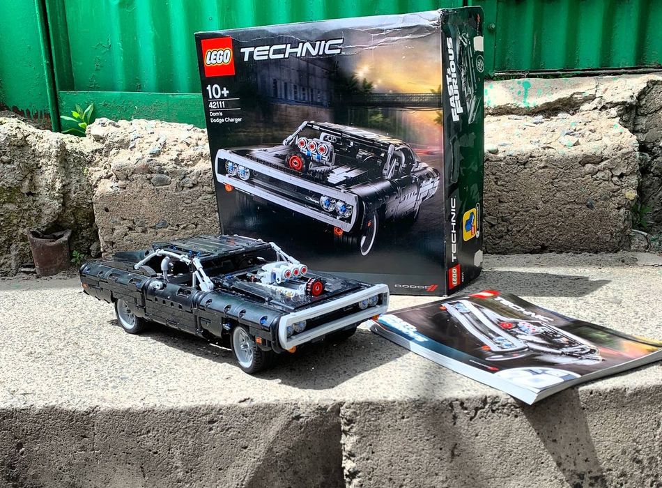 Машина чёрного цвета