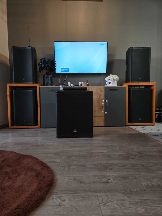 Продавам субуфер Bèhringer dr18sub 2400вата макс. 700 вата ном. София нов!