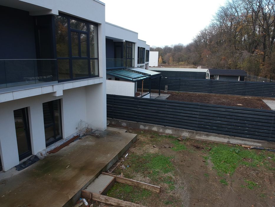 Casa langa parcul Bucov