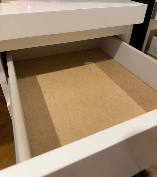Birou alb Malm Ikea