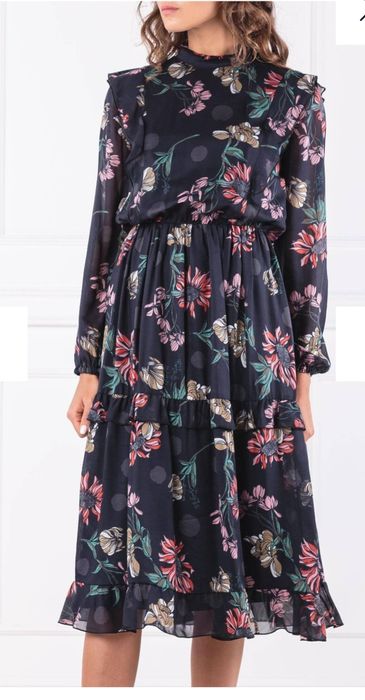 Страхотна дамска рокля HUGO BOSS  размер 42