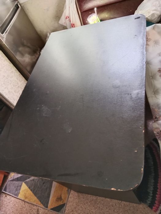 Кухонный стол с уголком