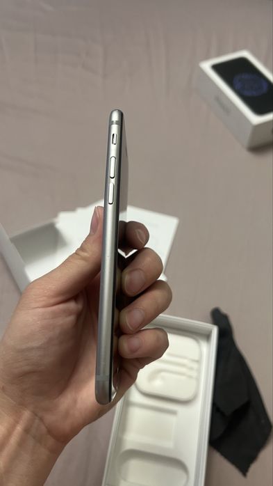 iPhone 6. В оригинальной коробке