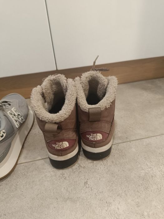 Маратонки Nike, the north face размер 39