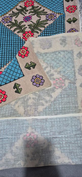 Goblen / tapiserie lucrată manual, motiv floral tradițional – 175×65 c