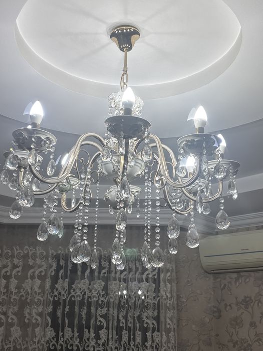 Люстра в хорошем состоянии