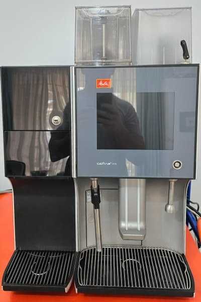 Професионална кафе машина Melitta Cafina XT5 + хладилник