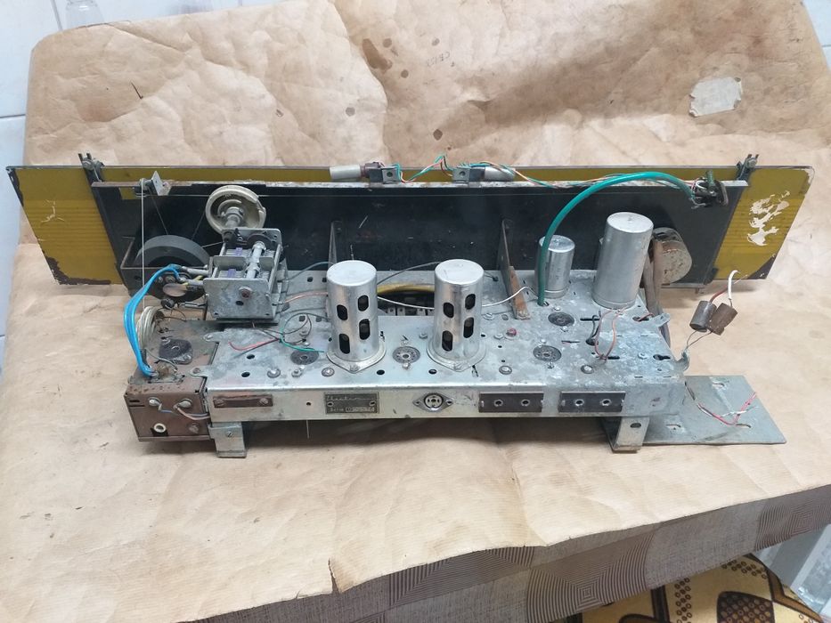 Piese de radio foarte vechi