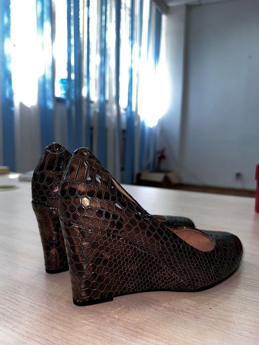 Продам новые туфли