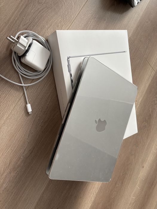 Macbook air m2 в отличном состояние